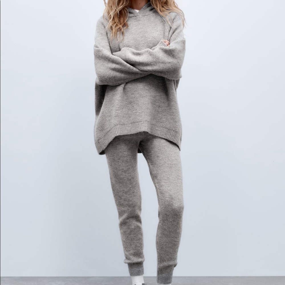Zara Gray Hooded Knit Sweatshirt and Jogger Matching Set